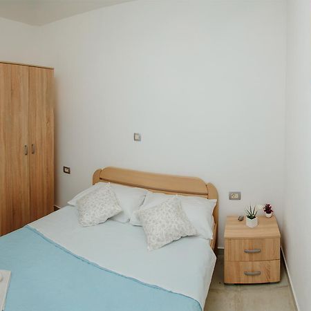 Apartmani Mozaici リサン エクステリア 写真