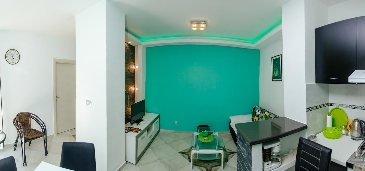 Apartmani Mozaici リサン エクステリア 写真