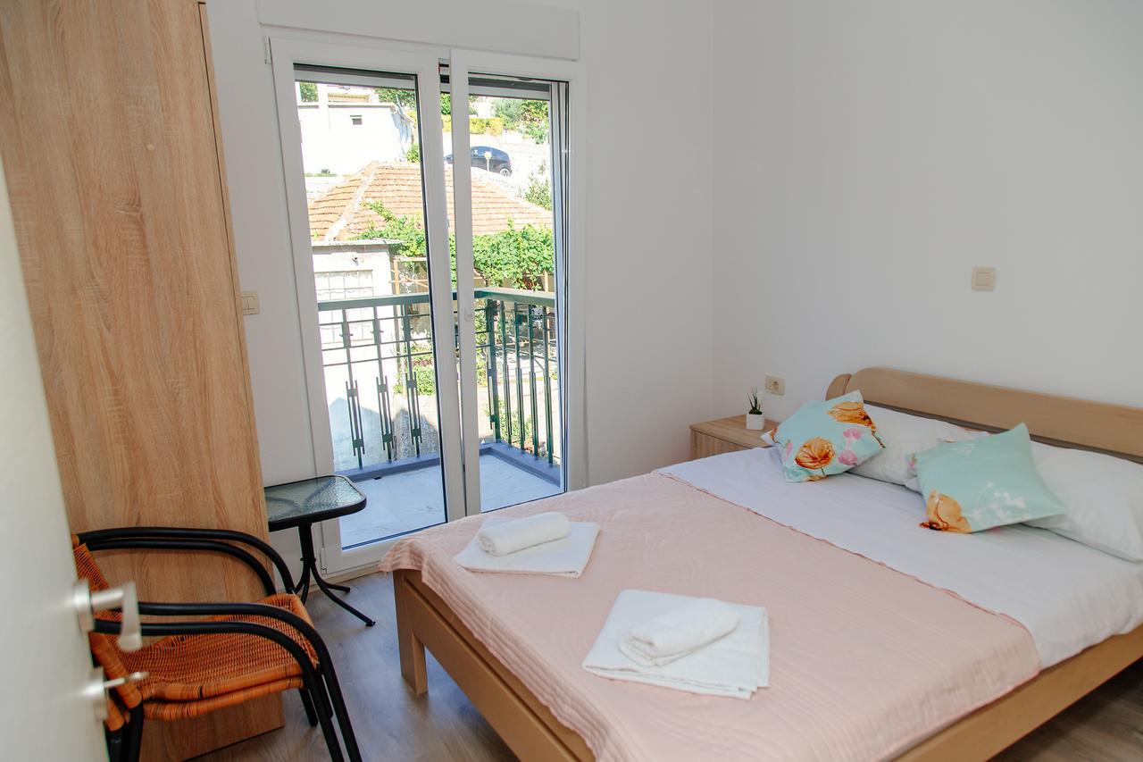 Apartmani Mozaici リサン エクステリア 写真