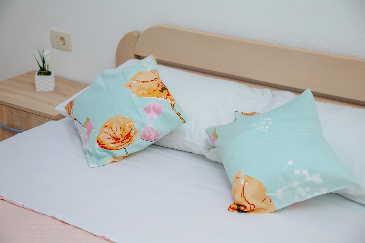 Apartmani Mozaici リサン エクステリア 写真