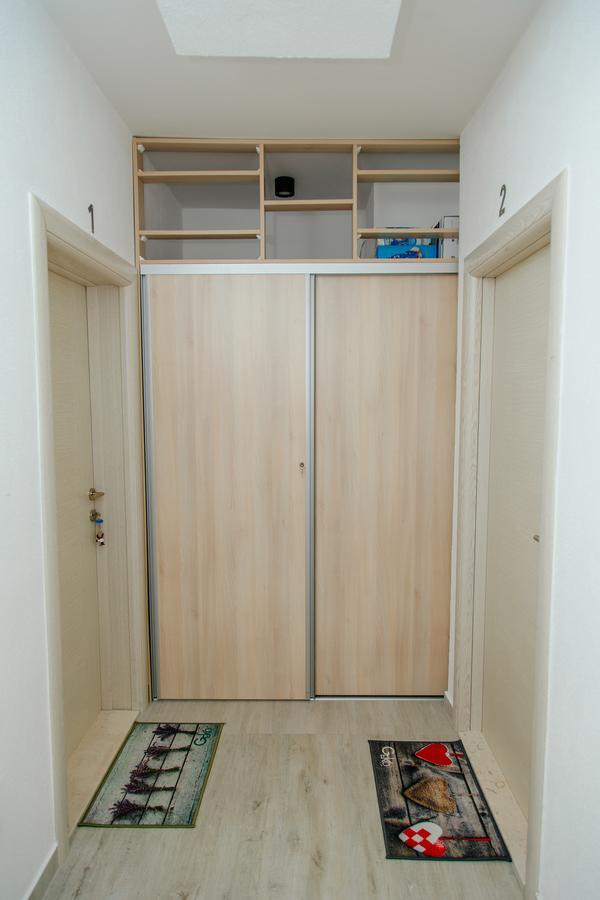 Apartmani Mozaici リサン エクステリア 写真