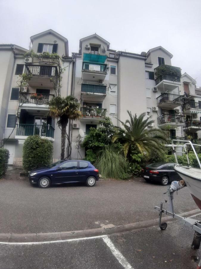 Apartmani Mozaici リサン エクステリア 写真